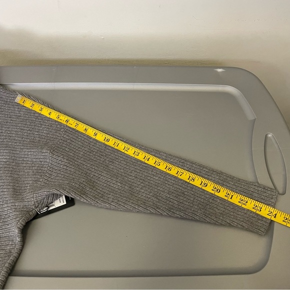 NWT Cyrus Soft Gray Ribbed Turtleneck Sweater Minimalist Cozy Luxe Knit Top - Picture 8 of 9